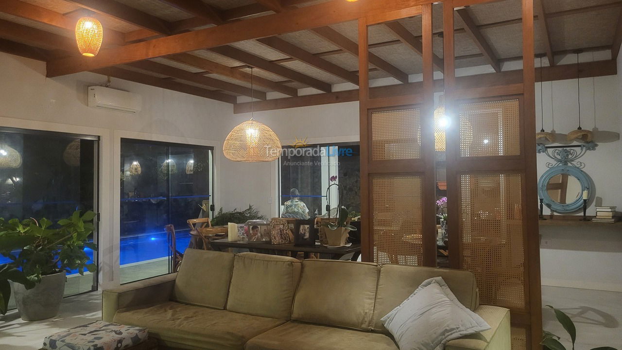 Casa para aluguel de temporada em Ilhabela (Feiticeira)