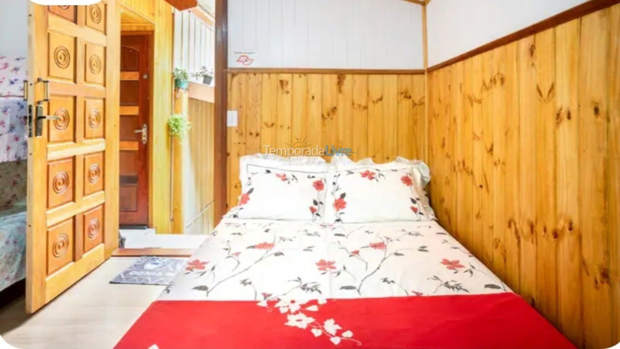Casa para aluguel de temporada em Campos do Jordão (Abernésia)