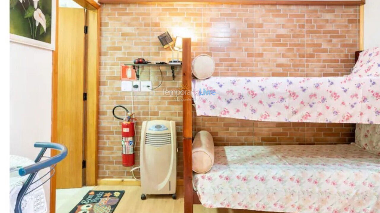 Casa para aluguel de temporada em Campos do Jordão (Abernésia)