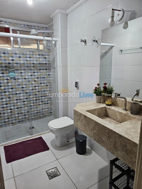 Apartamento para aluguel de temporada em Guarujá (Pitangueiras)