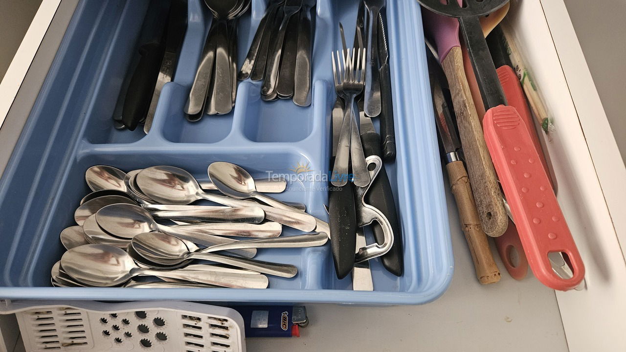 Apartamento para aluguel de temporada em Guarujá (Pitangueiras)