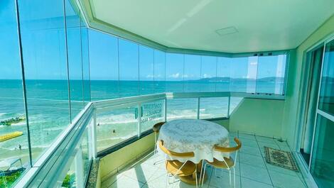 Sea Front Apartment, Meia Praia, 03 bedrooms