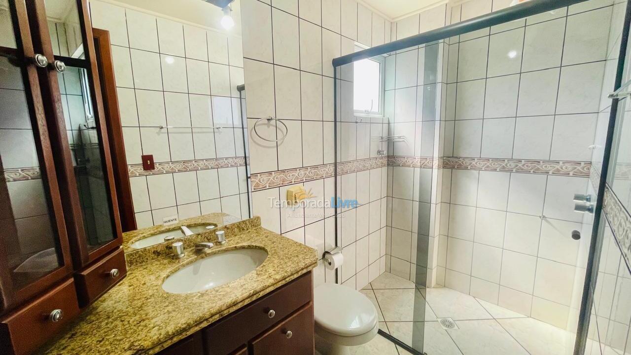 Apartment for vacation rental in Itapema (Meia Praia Frente Mar)