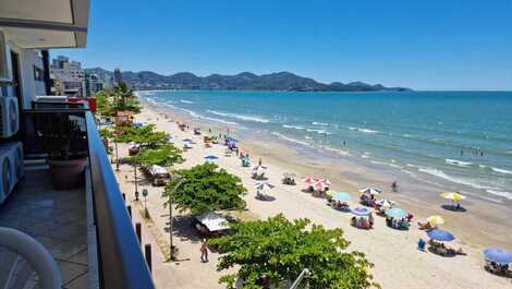 Apartamento frente al mar, Meia Praia, 03 habitaciones