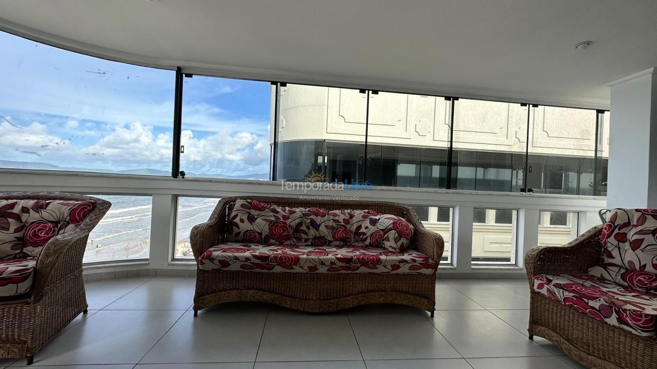 Apartment for vacation rental in Itapema (Meia Praia Frente Mar)