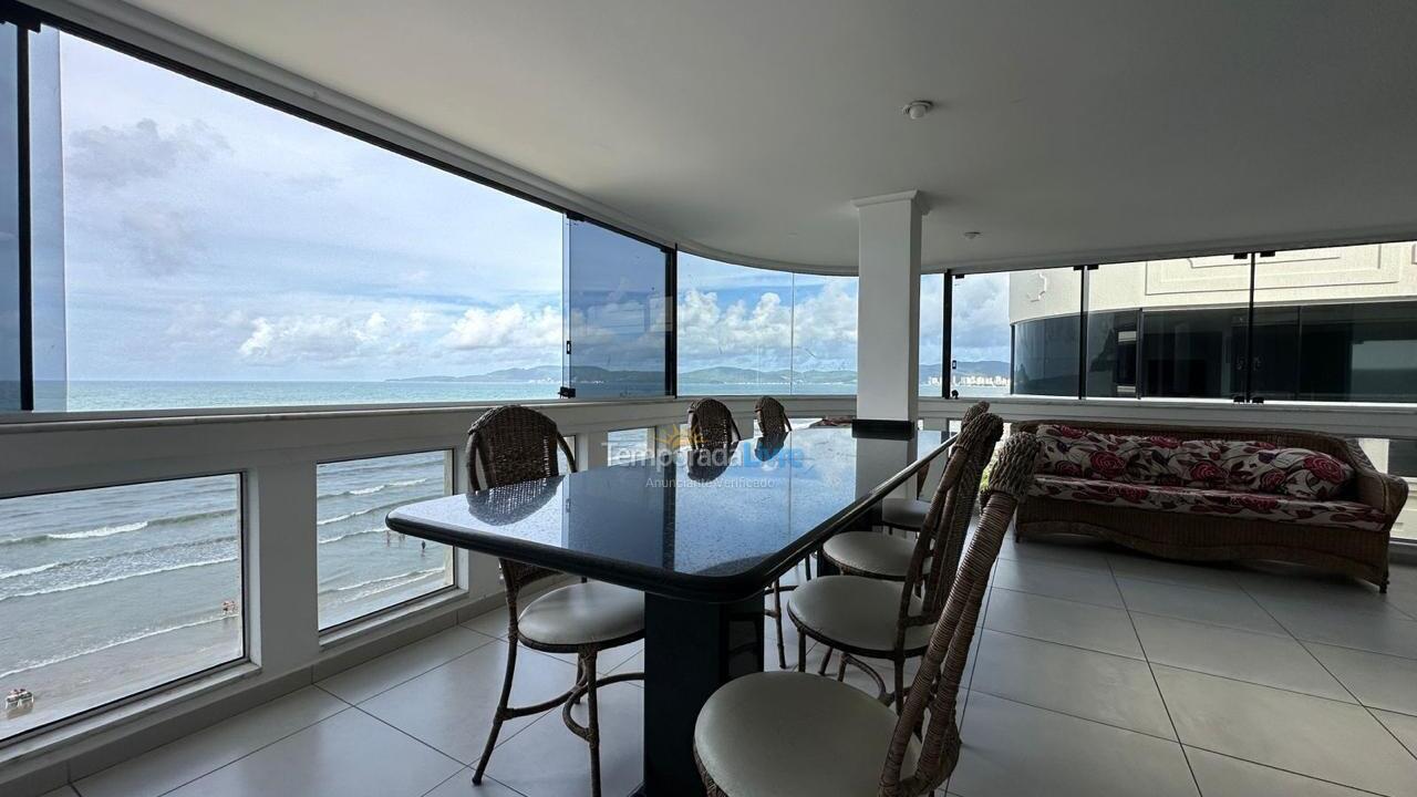 Apartment for vacation rental in Itapema (Meia Praia Frente Mar)
