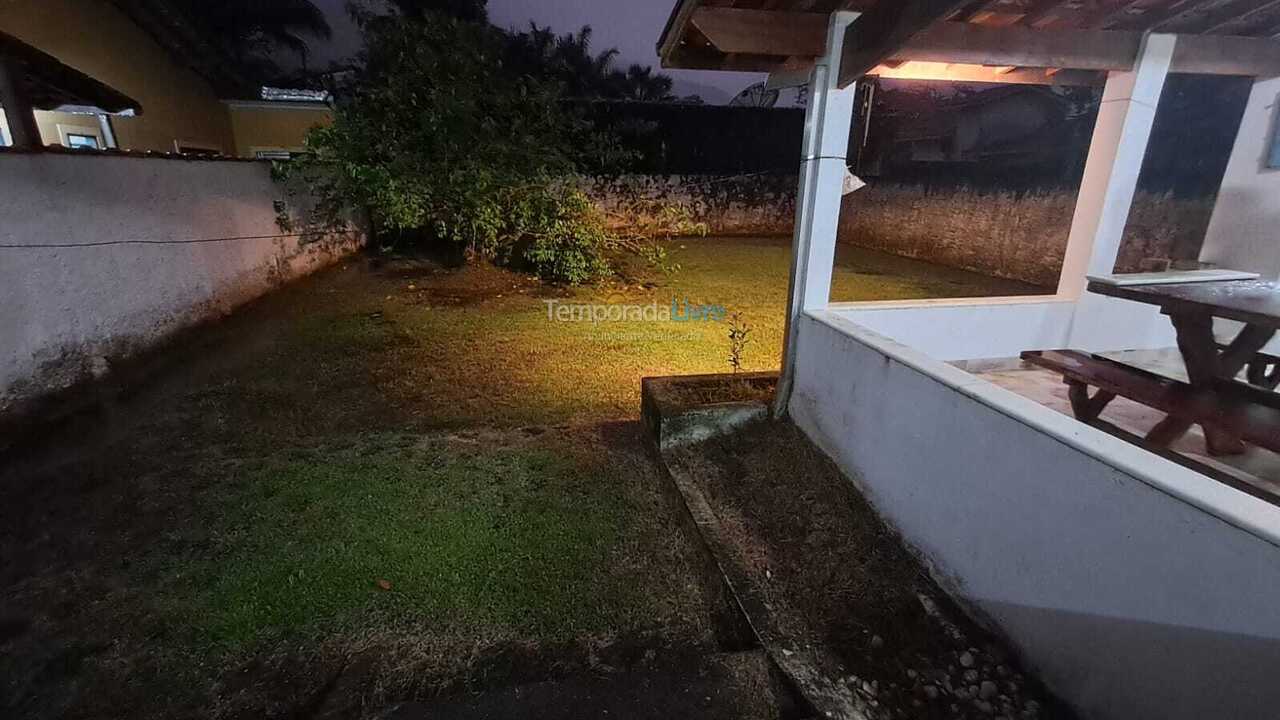 Casa para aluguel de temporada em Ubatuba (Lagoinha)