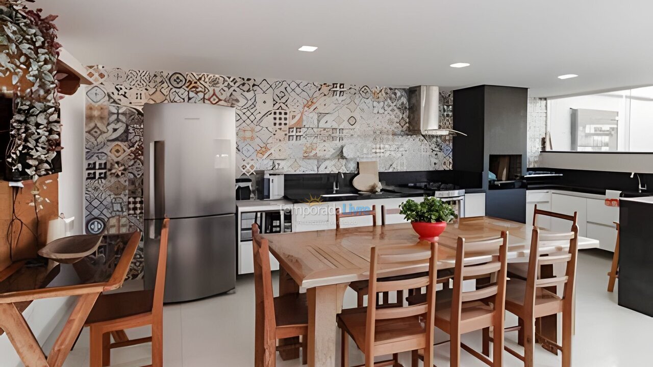 Casa para aluguel de temporada em Vila Velha (Ponta da Fruta)