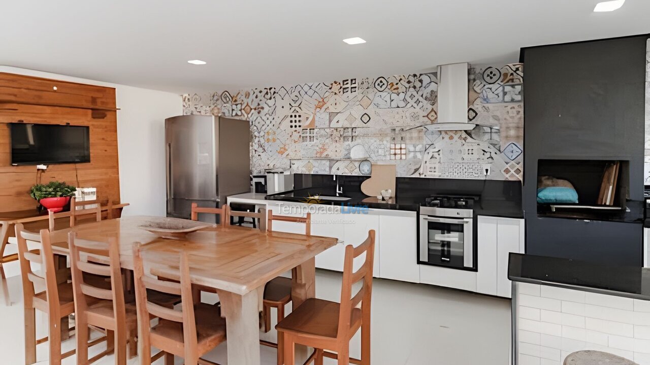 Casa para aluguel de temporada em Vila Velha (Ponta da Fruta)