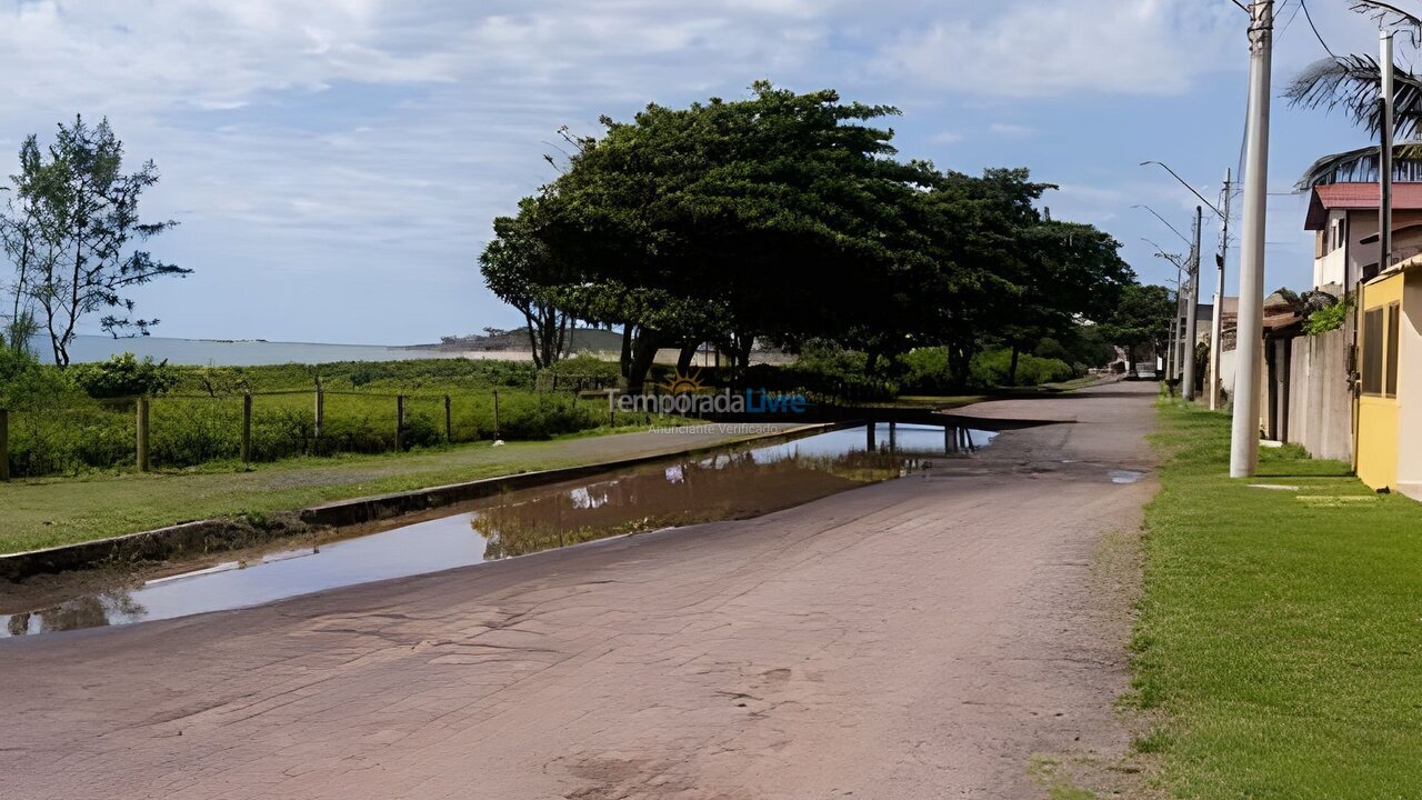 Casa para aluguel de temporada em Vila Velha (Ponta da Fruta)
