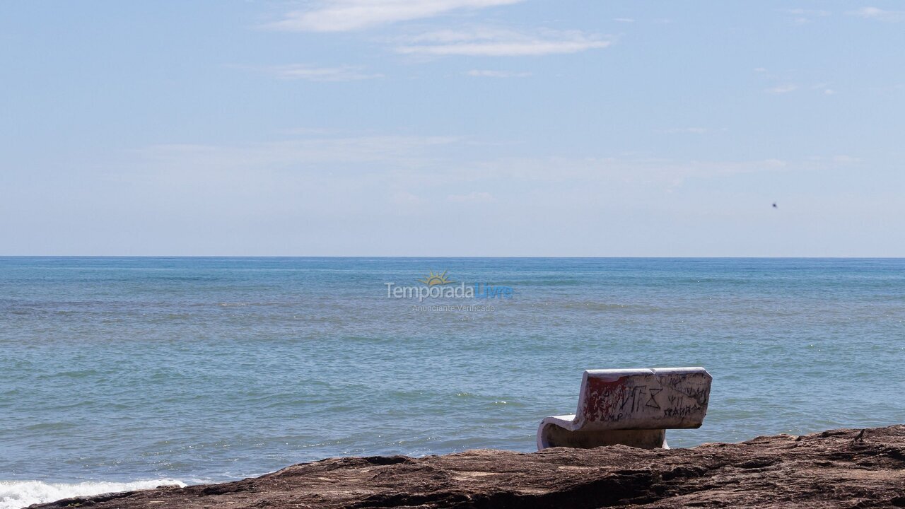 Casa para aluguel de temporada em Vila Velha (Ponta da Fruta)