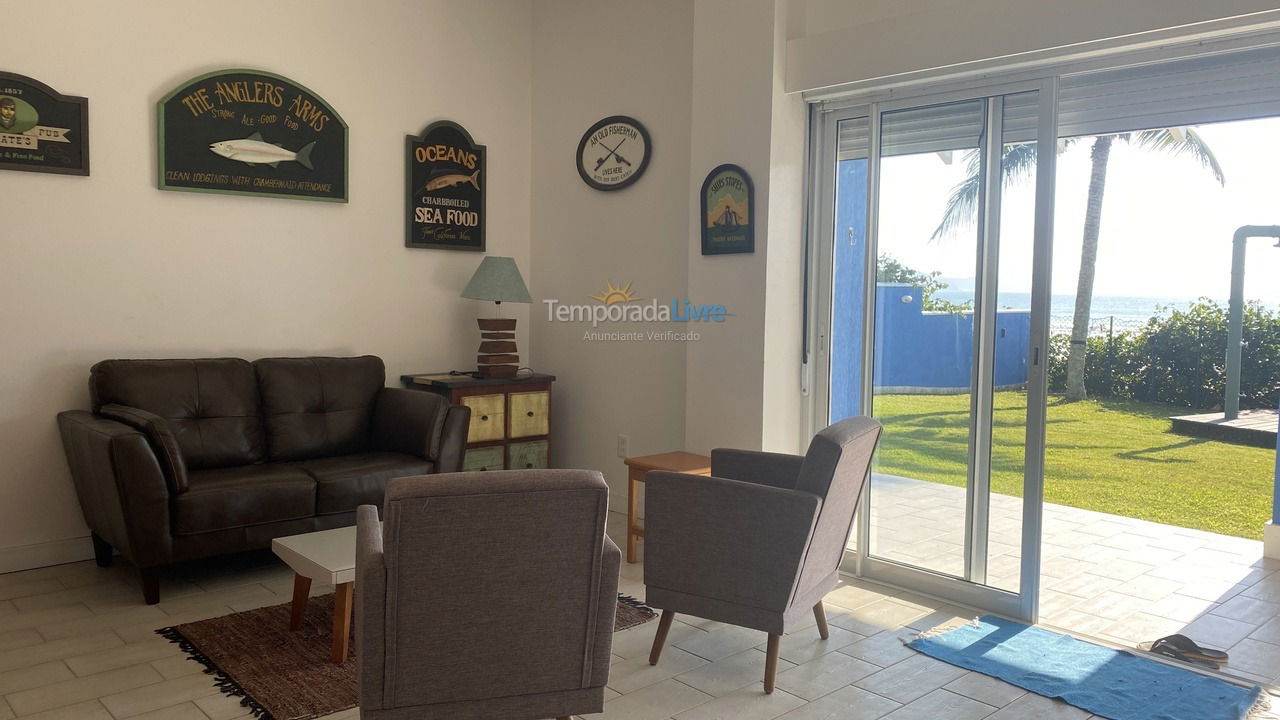 Casa para aluguel de temporada em Bombinhas (Canto Grande)