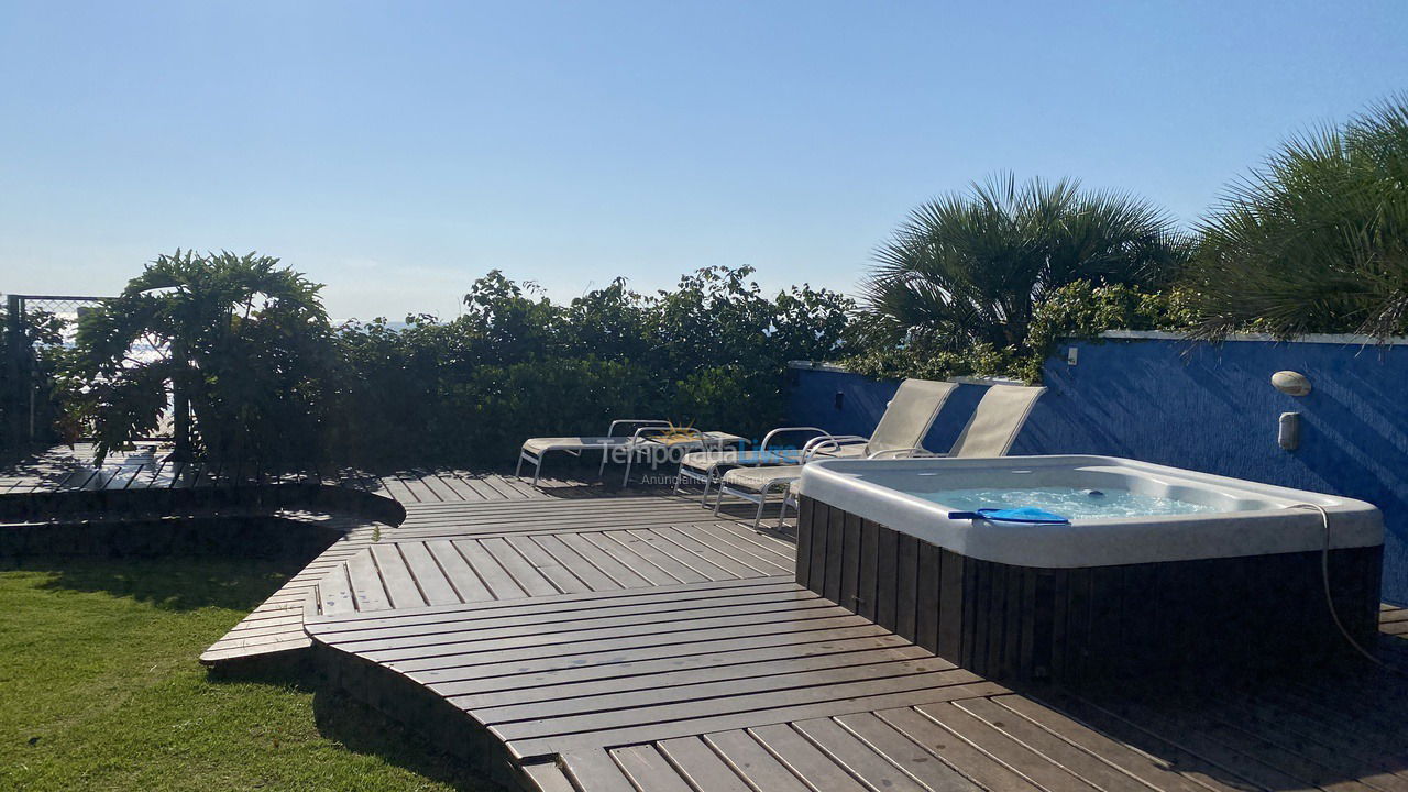 Casa para aluguel de temporada em Bombinhas (Canto Grande)