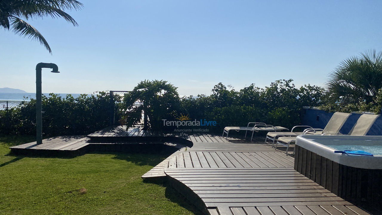 Casa para aluguel de temporada em Bombinhas (Canto Grande)