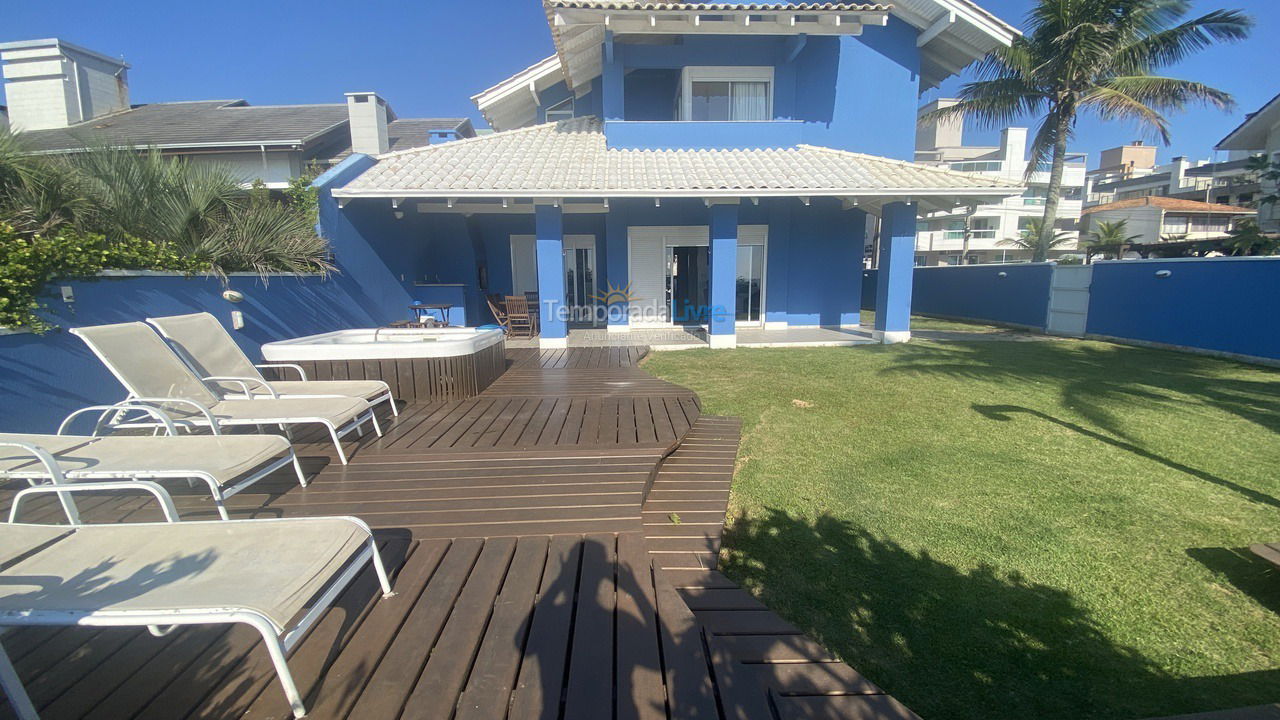 Casa para aluguel de temporada em Bombinhas (Canto Grande)