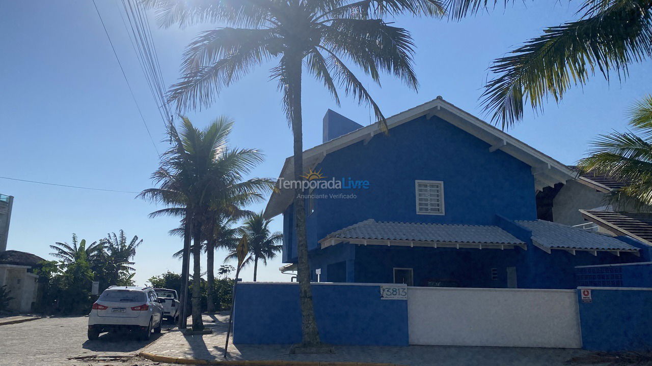 Casa para aluguel de temporada em Bombinhas (Canto Grande)