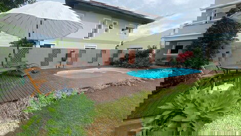 Great house with garden and barbecue, 250 meters from the sea