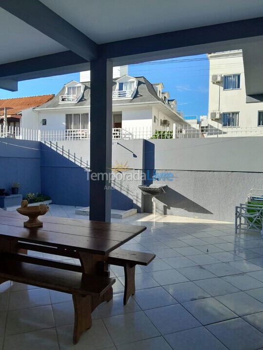House for vacation rental in Florianopolis (Canasvieiras)