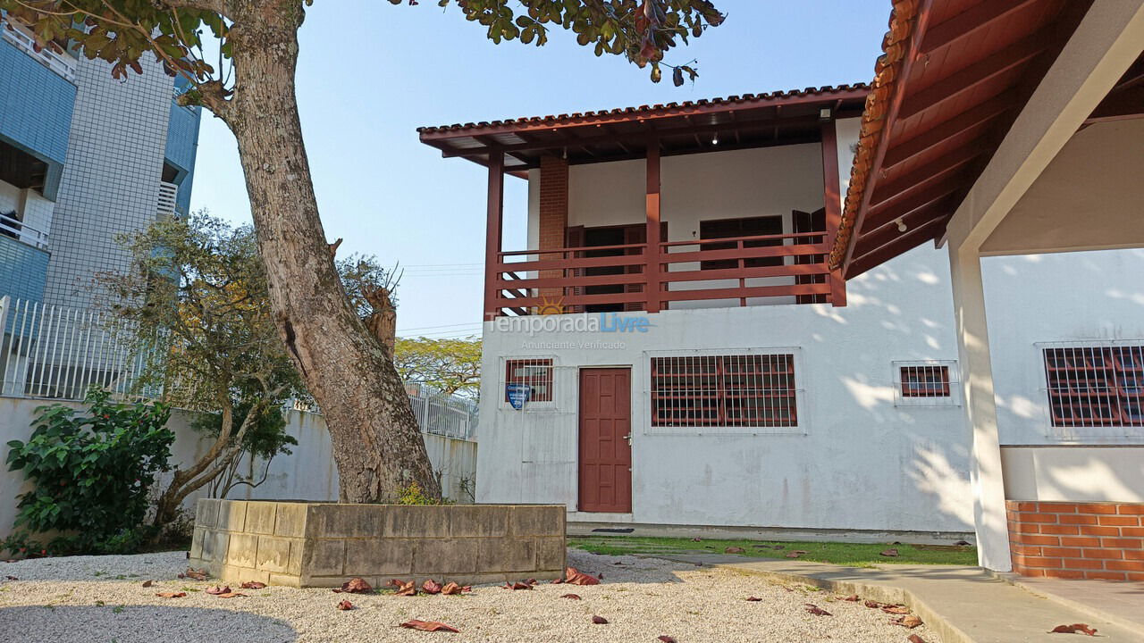 Casa para aluguel de temporada em Florianópolis (Cachoeira do Bom Jesus)