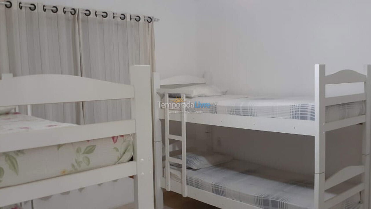 Apartamento para aluguel de temporada em Florianópolis (Cachoeira do Bom Jesus)