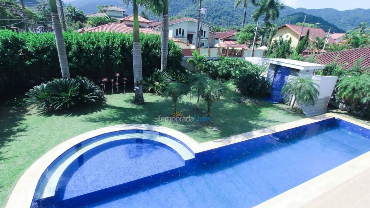 Casa para aluguel de temporada em São Sebastião (Praia da Baleia)