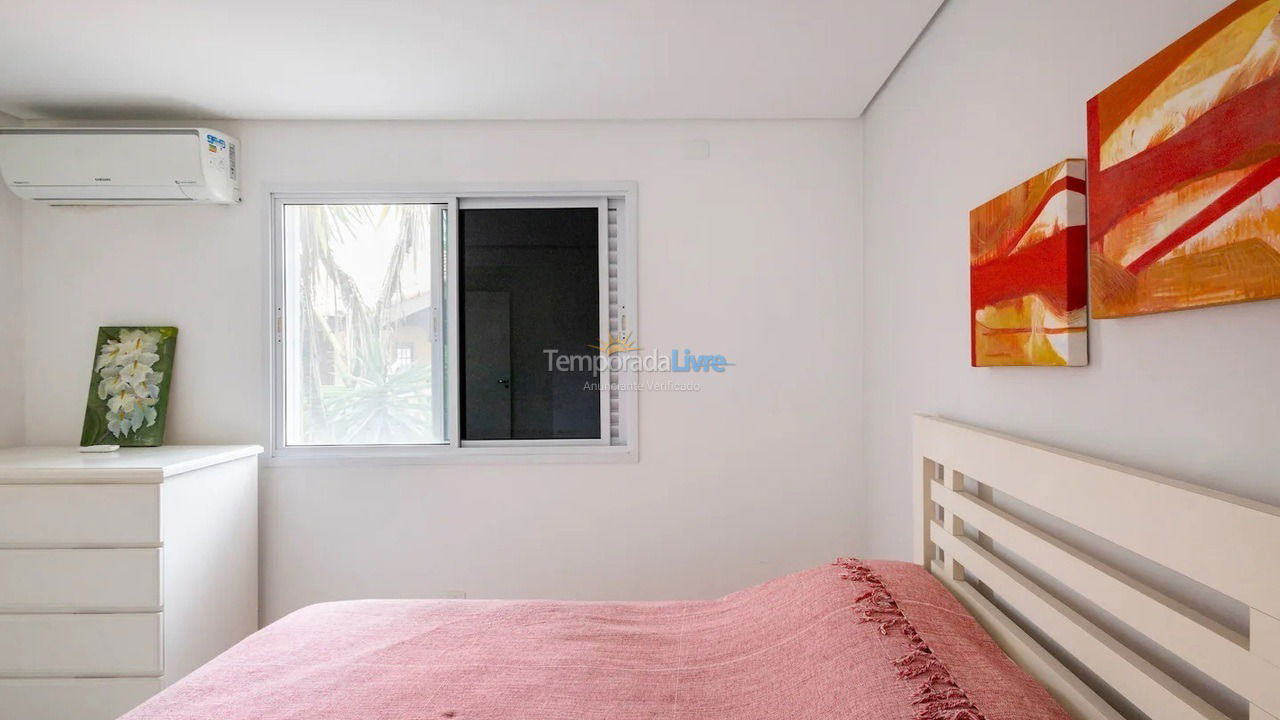 Casa para aluguel de temporada em São Sebastião (Praia da Baleia)