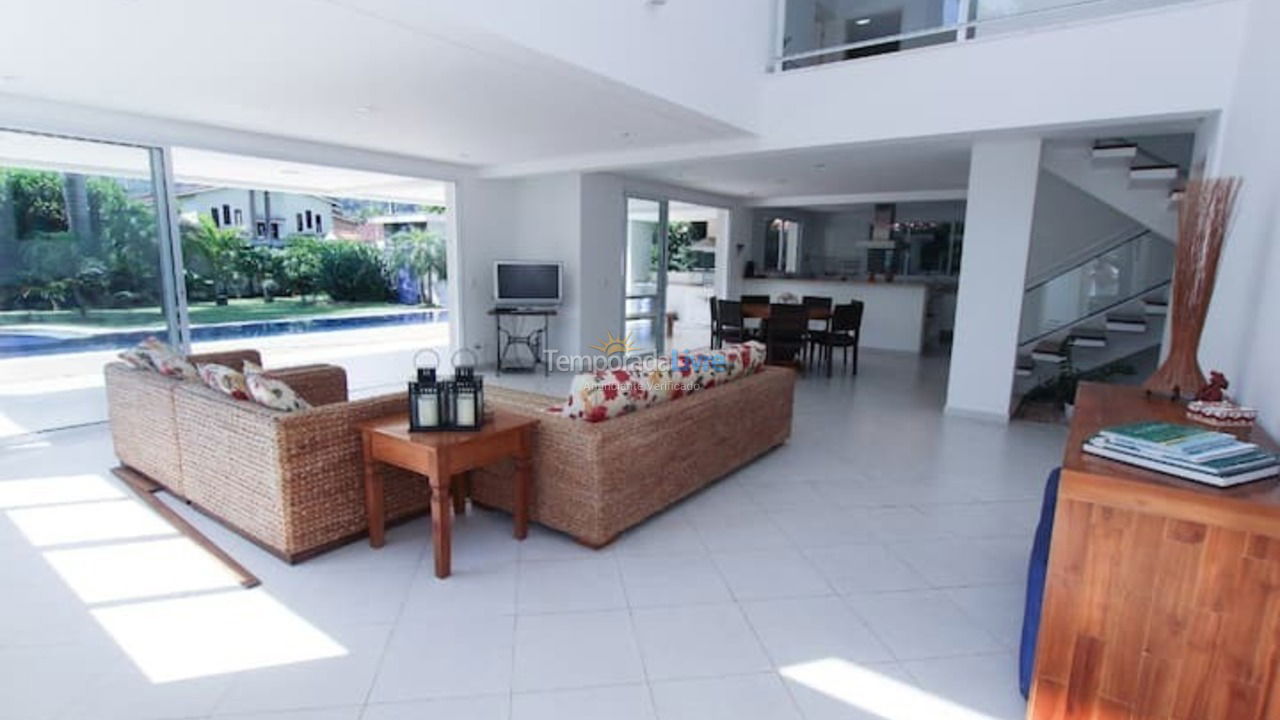 Casa para aluguel de temporada em São Sebastião (Praia da Baleia)