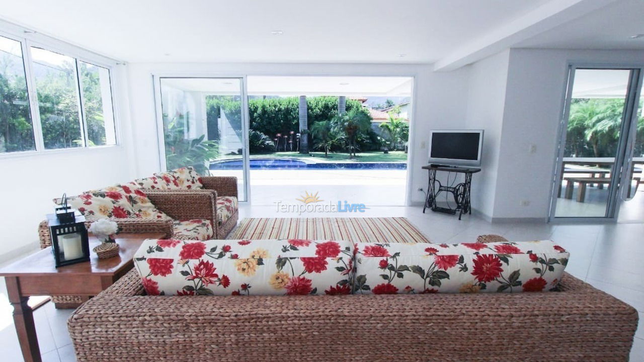 Casa para aluguel de temporada em São Sebastião (Praia da Baleia)