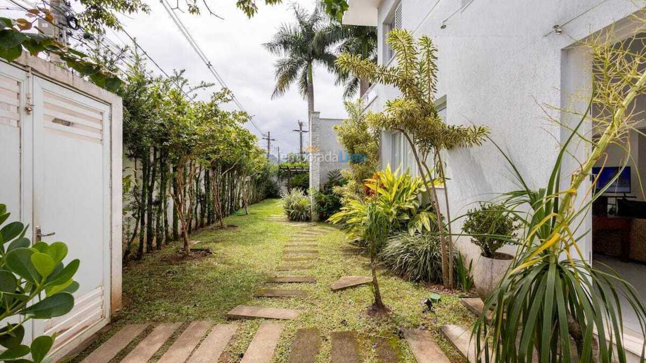 Casa para aluguel de temporada em São Sebastião (Praia da Baleia)