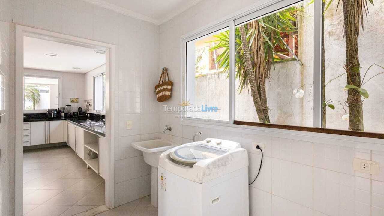 Casa para aluguel de temporada em São Sebastião (Praia da Baleia)
