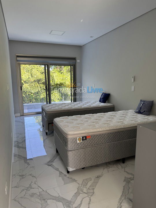 Casa para alquiler de vacaciones em Bertioga (Praia de Guaratuba)