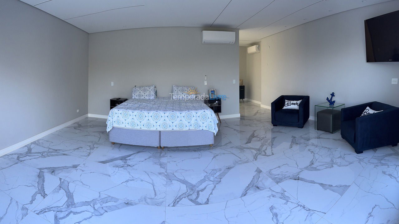 Casa para alquiler de vacaciones em Bertioga (Praia de Guaratuba)