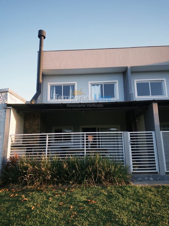 Casa para aluguel de temporada em São Francisco do Sul (Enseada)