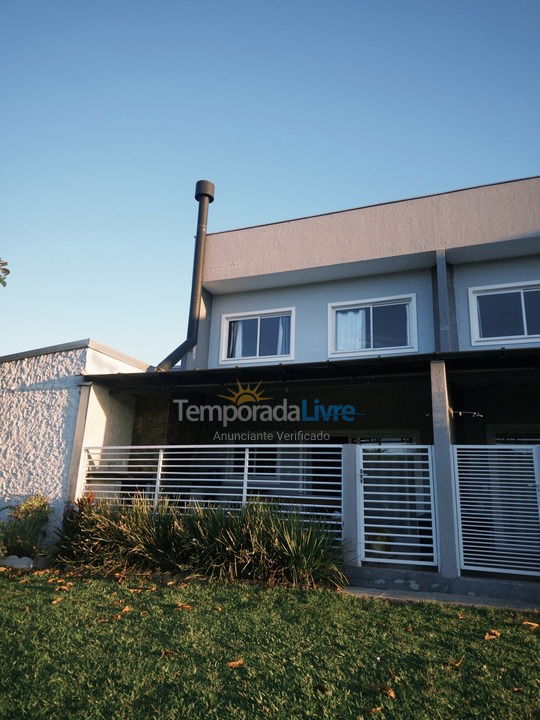 Casa para aluguel de temporada em São Francisco do Sul (Enseada)