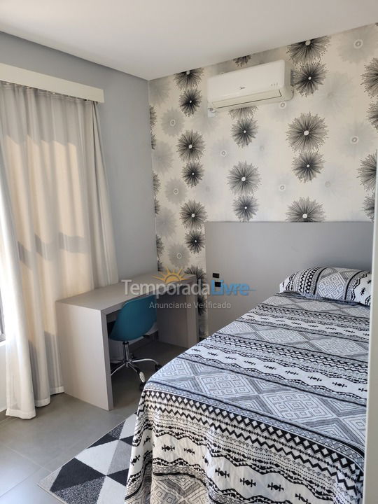Apartment for vacation rental in Balneário Piçarras (Itacolomi)