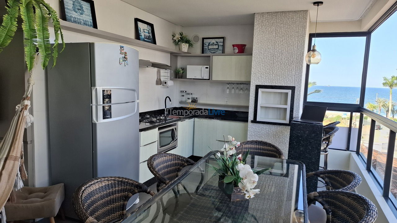 Apartment for vacation rental in Balneário Piçarras (Itacolomi)