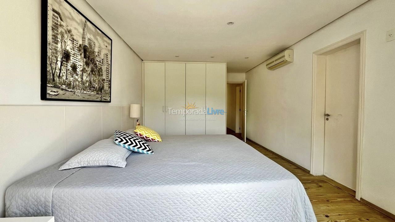 Casa para aluguel de temporada em São Sebastião (Praia da Baleia)