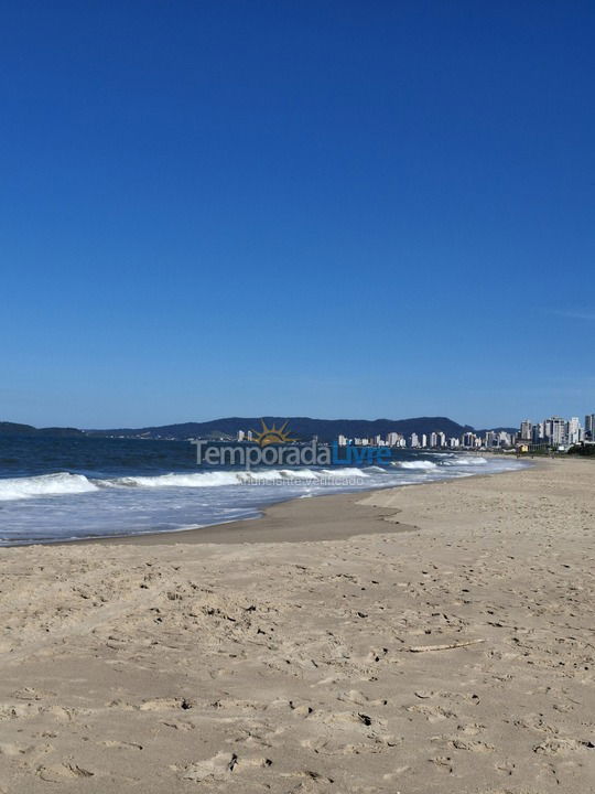 Apartment for vacation rental in Balneário Piçarras (Itacolomi)