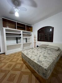 Seasonal home for groups and families in Peró