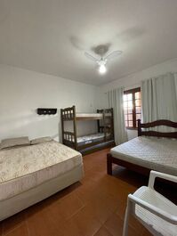 Seasonal home for groups and families in Peró