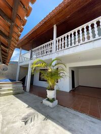 Seasonal home for groups and families in Peró