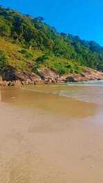 Tu pequeño rincón en la playa de Enseada: ¡apartamento amueblado en alquiler!