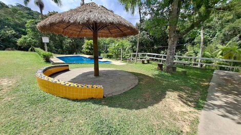 Chacara with swimming pool and lake for fishing in Juquitiba