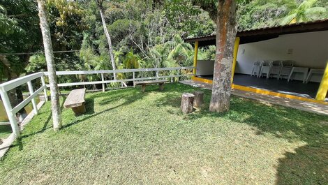 Chacara with swimming pool and lake for fishing in Juquitiba