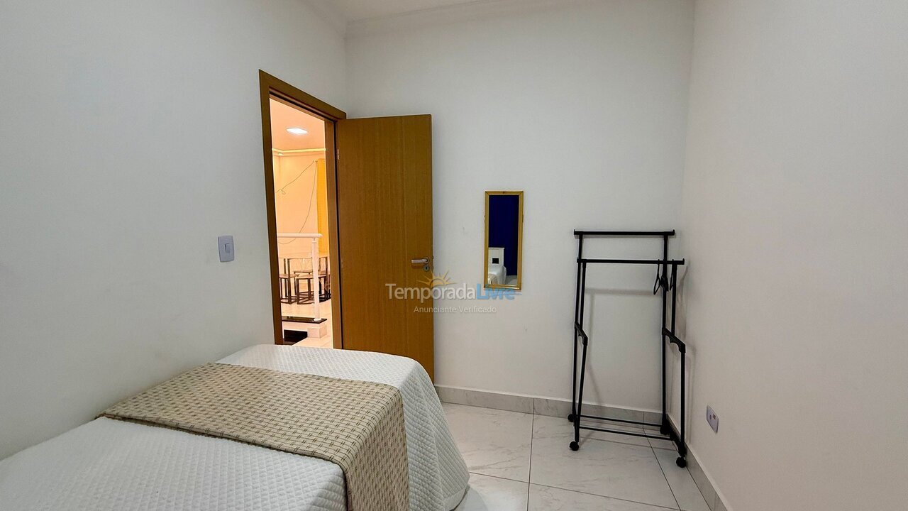 Apartamento para aluguel de temporada em Praia Grande (Aviação)