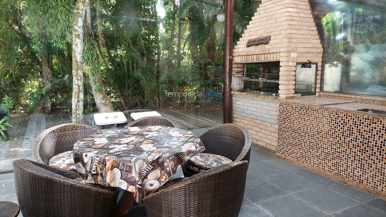 Casa para alquiler de vacaciones em Bertioga (Praia de Guaratuba)