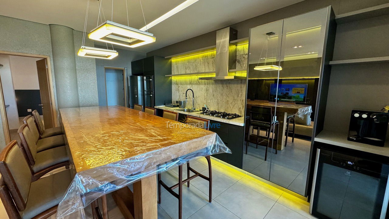 Apartamento para aluguel de temporada em Ubatuba (Praia Grande)