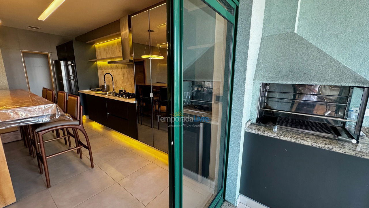 Apartamento para aluguel de temporada em Ubatuba (Praia Grande)