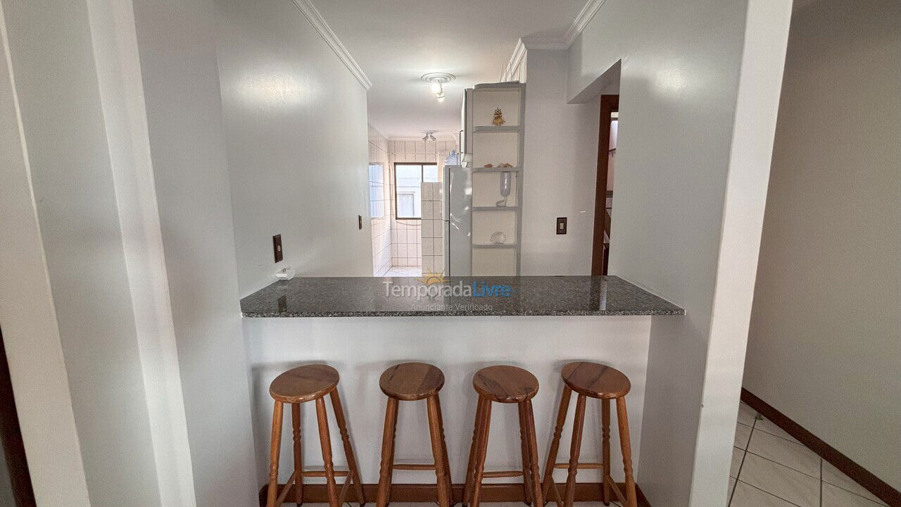 Apartamento para aluguel de temporada em Bombinhas (Praia de Bombas)