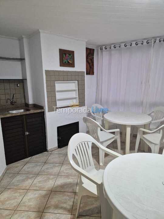 Apartamento para aluguel de temporada em Itapema (Meia Praia)